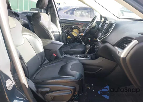 2018 Jeep Cherokee Latitude Plus 4X4 from USA, damaged, VIN 1C4PJMLB3JD601512